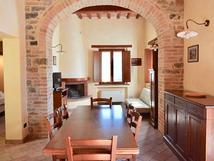 Appartamento trilocale in affitto in Viale Trasimeno, Agello, Magione