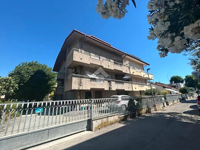 Appartamento quadrilocale in vendita in Via Noli, BellariaIgea Marina