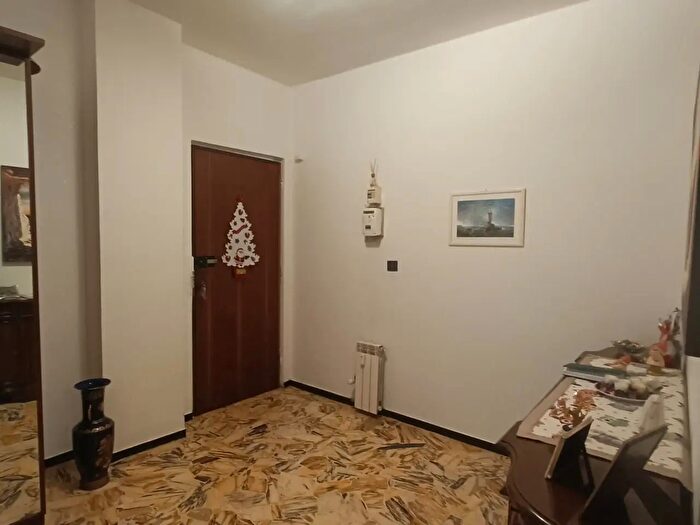 Appartamento con 6 locali in vendita in Via Venezia, Genova