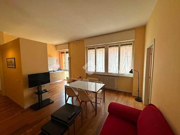 Appartamento trilocale in affitto in CORSO LUIGI MANUSARDI, Ascanio Sforza, Milano