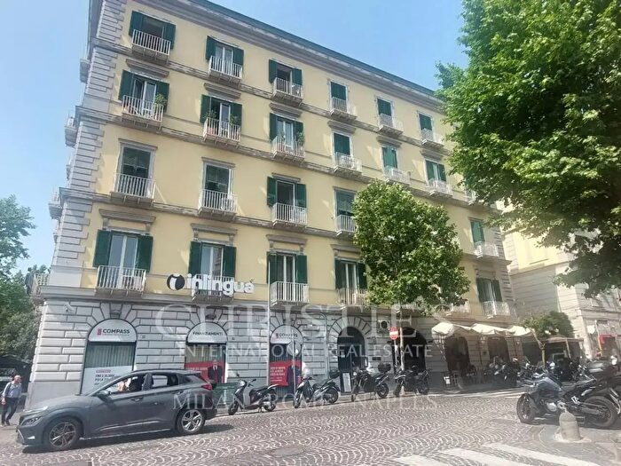 Appartamento con 7 locali in affitto in Via Domenico Cimarosa, Napoli