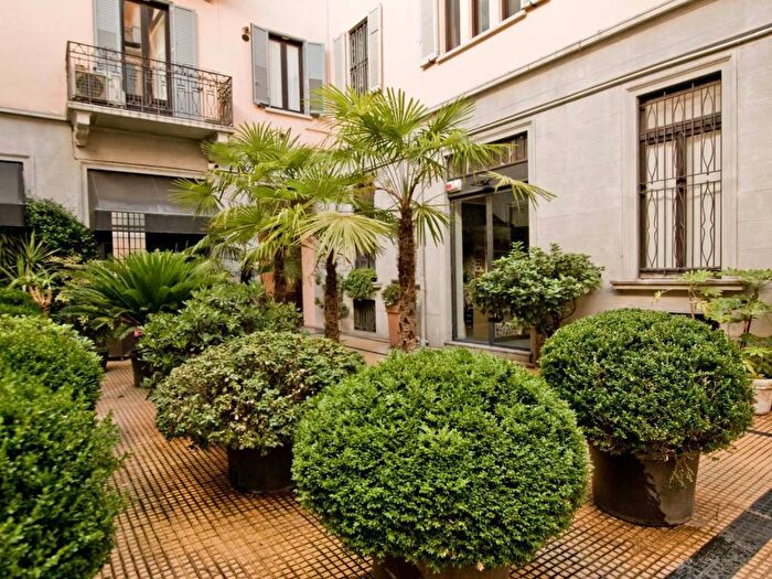 Casa quadrilocale in affitto in VIA ANTONIO SCARPA, Vercelli Wagner, Milano