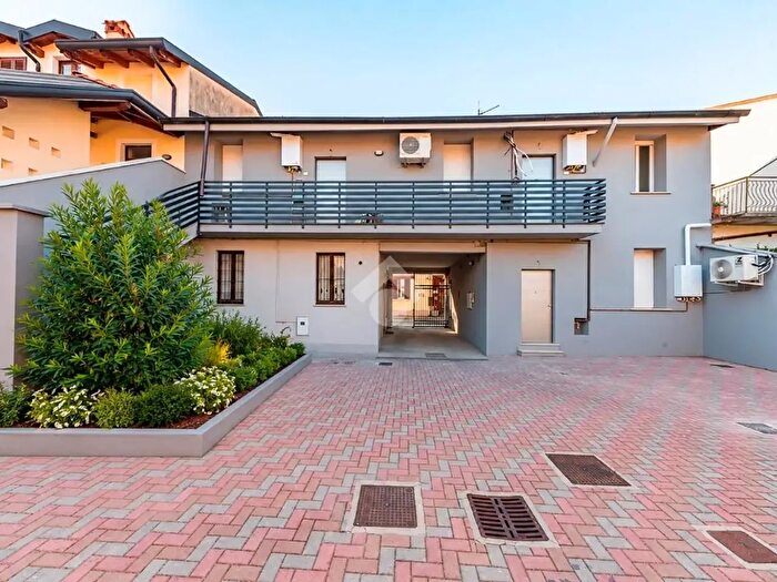 Appartamento bilocale in vendita in Via Roma, Arese