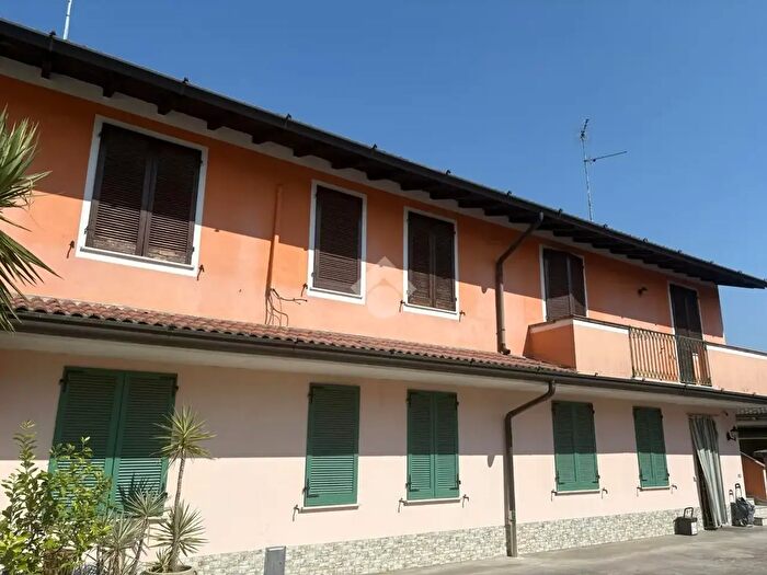 Appartamento trilocale in vendita in Piazza Prestini, Gambara