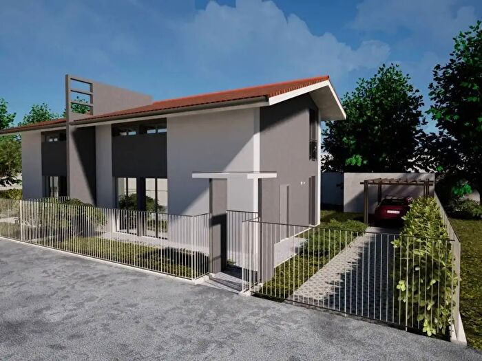 Casa quadrilocale in vendita in Viale Adria, Rimini