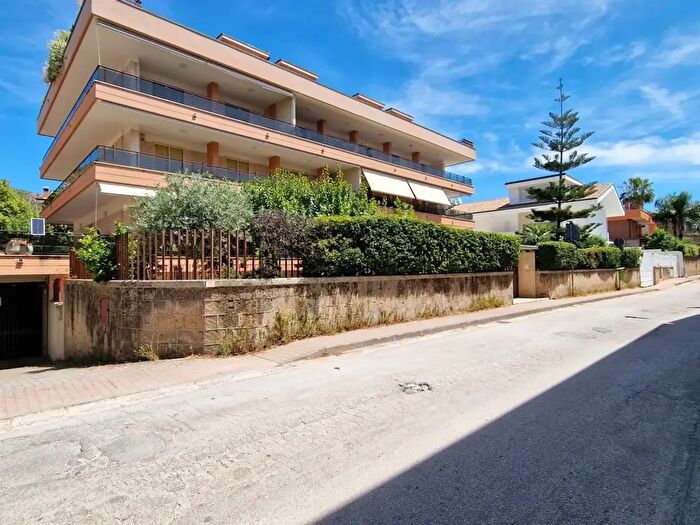 Appartamento con 5 locali in vendita in Via Catauli, Caserta