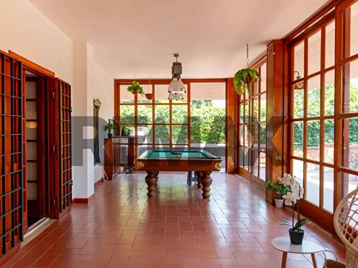 Appartamento con 10 locali in vendita in Via dei Frassini, Formello