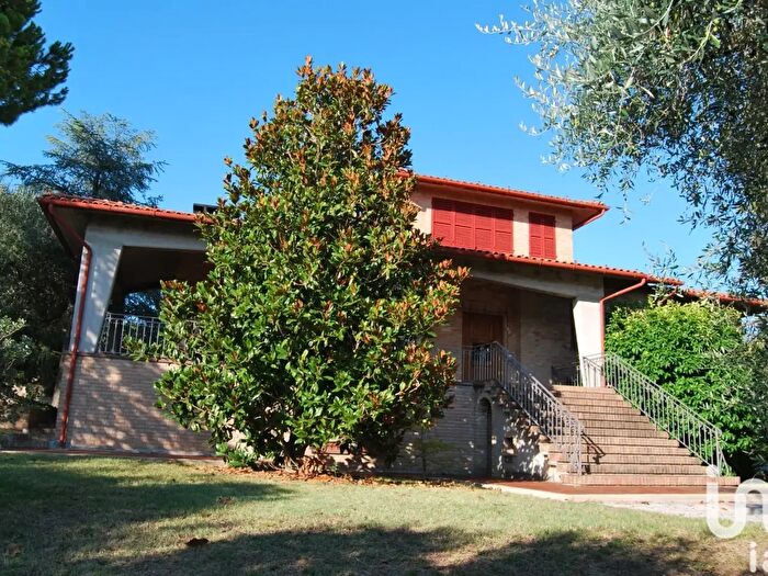 Casa con 16 locali in vendita in Viale Murata, Corinaldo