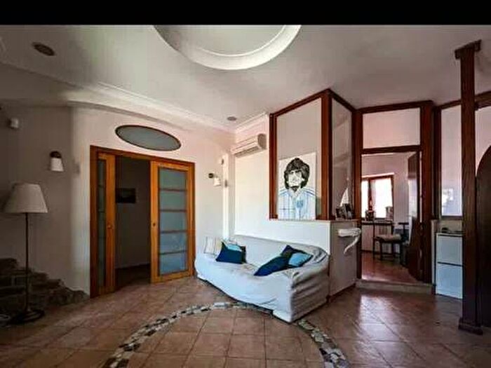 Appartamento trilocale in affitto in Viale Cavalleggeri D'Aosta, Fuorigrotta, Napoli