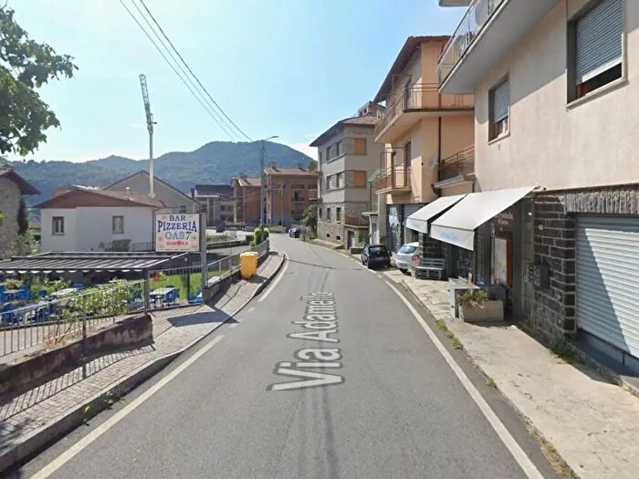 Appartamento trilocale in affitto in Via Adamello, Esino Lario