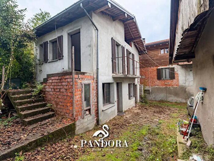Casa in vendita in Via Montesanto, Brebbia