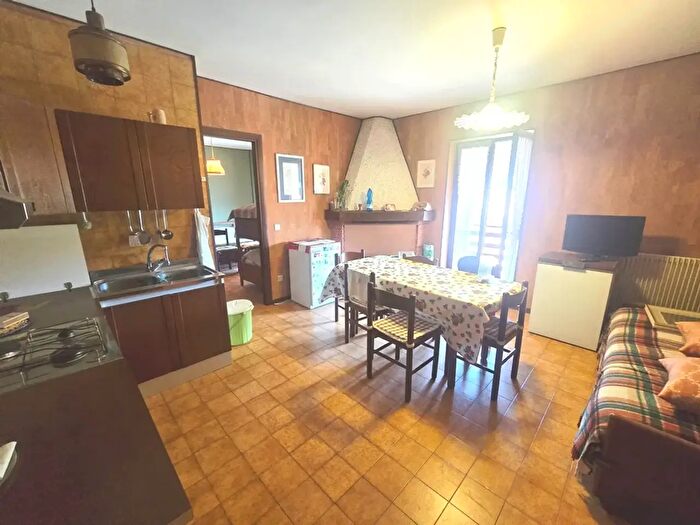 Appartamento quadrilocale in vendita in Tonezza del Cimone, Tonezza Del Cimone