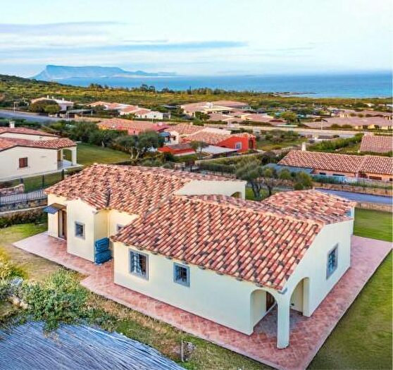 Casa con 6 locali in vendita in Caddu, San Teodoro