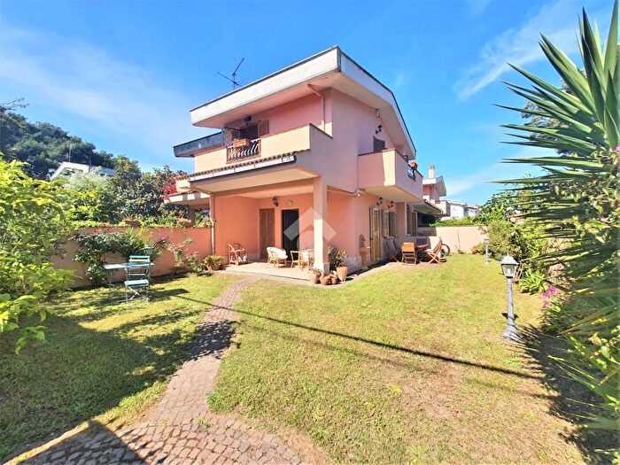 Casa trilocale in vendita in Via Arno, Anzio