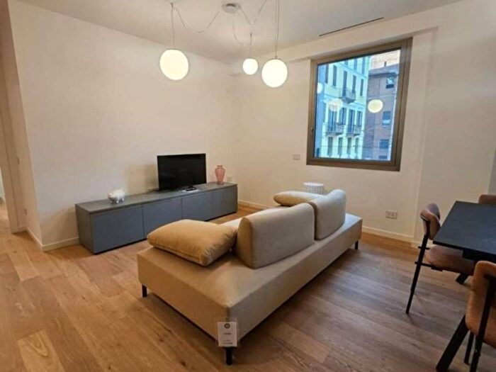 Appartamento trilocale in affitto in Corso di Porta Romana, Missori, Milano