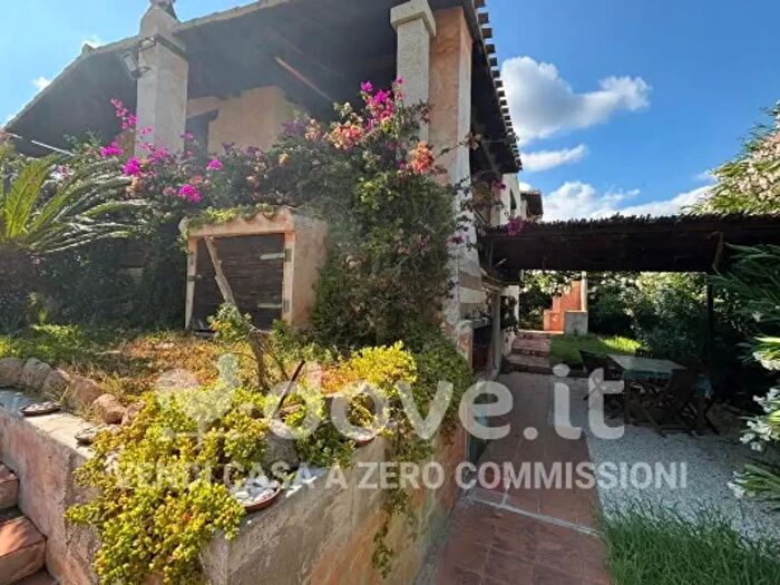 Casa trilocale in vendita in Via Talamone, Budoni