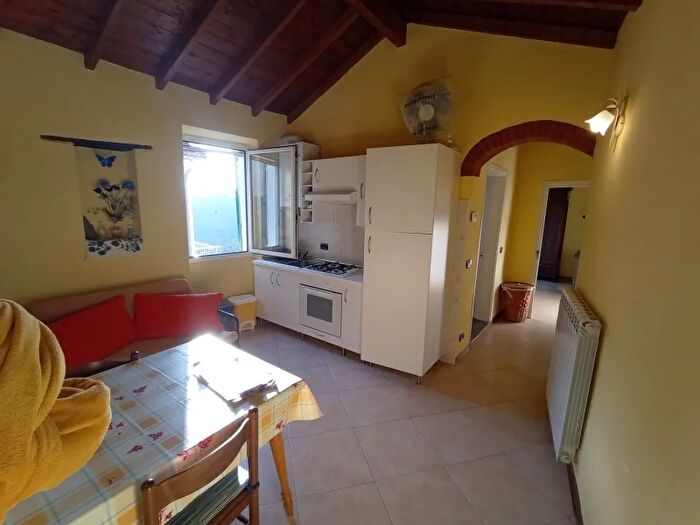 Appartamento bilocale in vendita in Vico Calzamiglia, Pontedassio