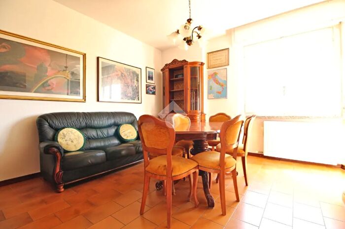 Appartamento trilocale in vendita in Via per Cascina Amata, Mariano Comense