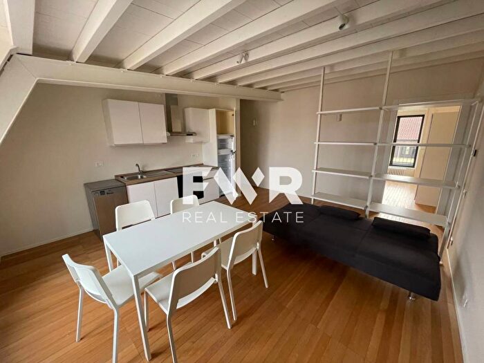 Appartamento trilocale in affitto in Via Antonio Fogazzaro, Montenero, Milano