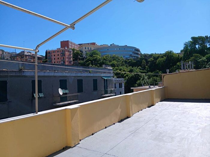 Appartamento trilocale in affitto in Via Donghi, San Fruttuoso, Genova