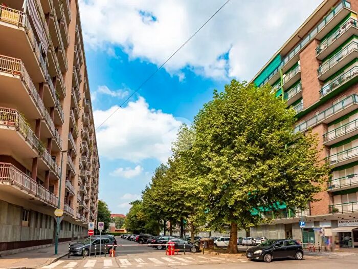 Appartamento trilocale in vendita in Via Michele Coppino, Torino