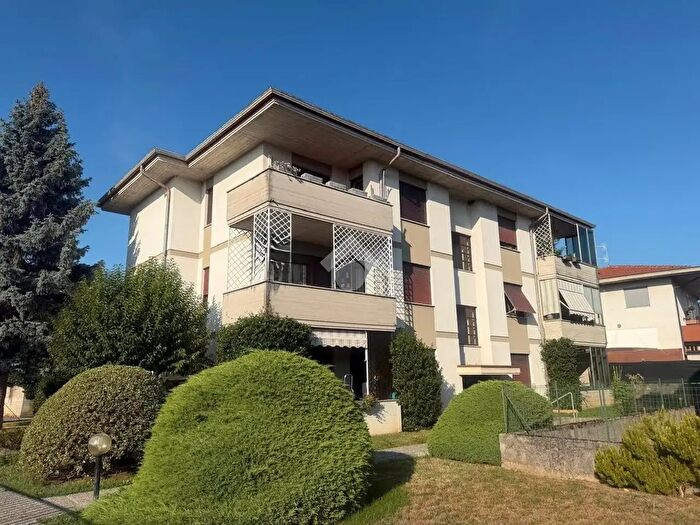 Appartamento trilocale in vendita in Viale Europa Unita, Schio