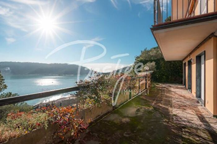 Appartamento quadrilocale in vendita in Via Giuseppe Garibaldi, Portovenere