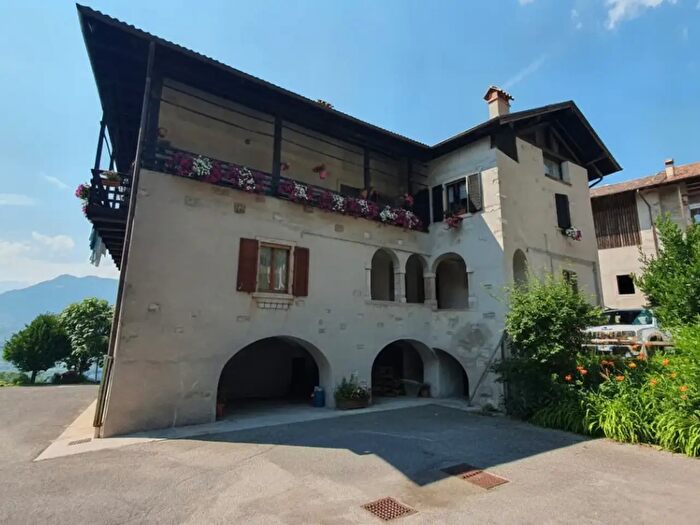 Appartamento trilocale in vendita in Frazione Lundo, Comano Terme