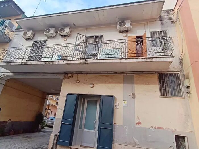 Appartamento con 5 locali in vendita in Via Vittorio Imbriani, Pomigliano D'Arco