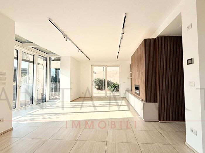 Appartamento quadrilocale in affitto in Buenos Aires, Milano