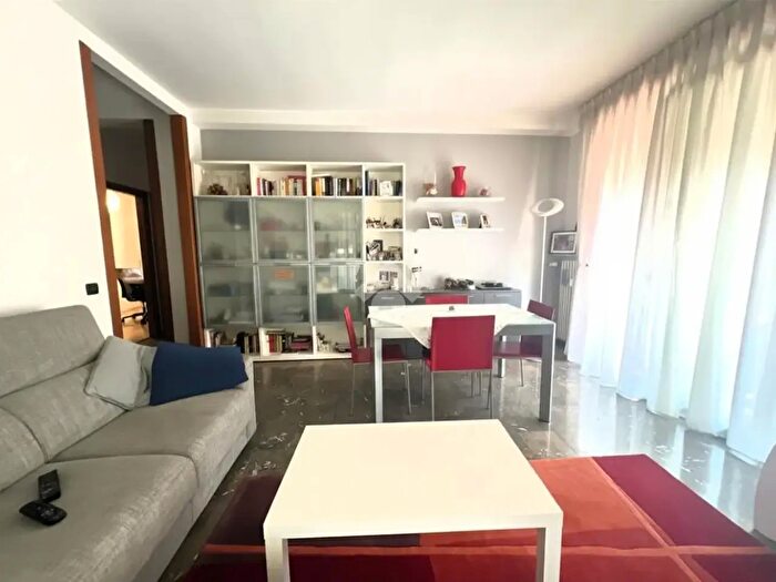Appartamento trilocale in vendita in Via Granatieri di Sardegna, Treviso