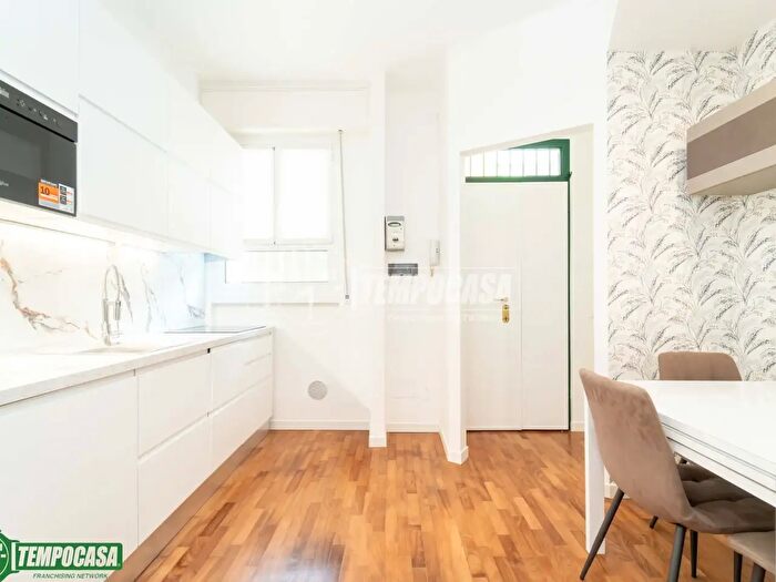 Appartamento trilocale in vendita in Via Privata Golfo degli Aranci, Milano