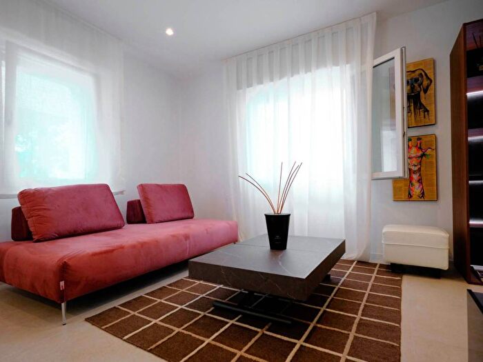 Appartamento quadrilocale in affitto in Viale Lanciano, Colle dei Pini, Riccione