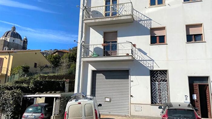 Appartamento trilocale in vendita in Via Giuseppe Contadini Montefiascone, Montefiascone