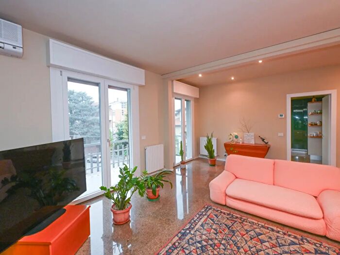 Appartamento con 6 locali in vendita in Campogalliano