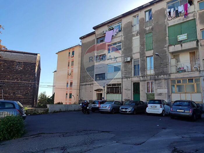 Appartamento quadrilocale in vendita in Via Curia, Catania