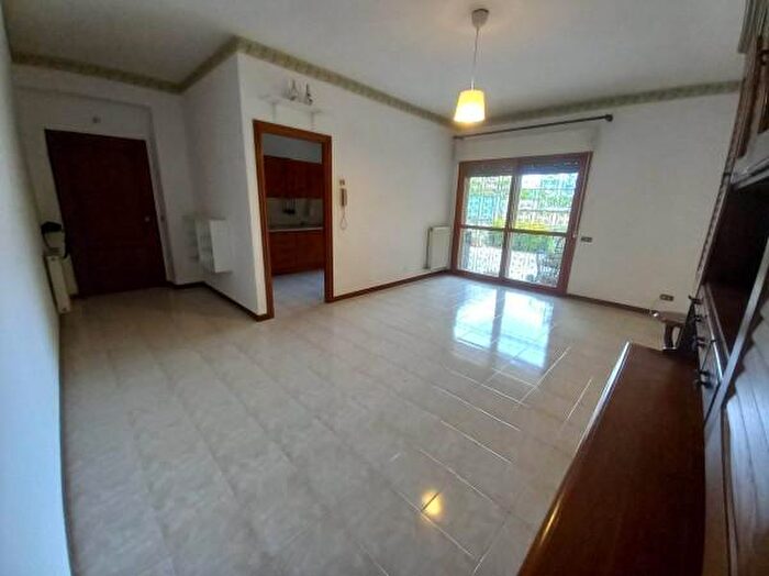 Appartamento trilocale in vendita in Via Pupinia, Roma