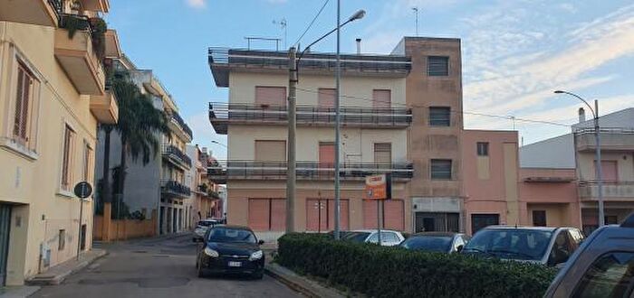 Appartamento con 5 locali in vendita in Via Napoleone Bonaparte, Parabita