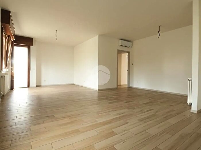 Appartamento trilocale in vendita in Via Terza Brigata Julia, Traversetolo