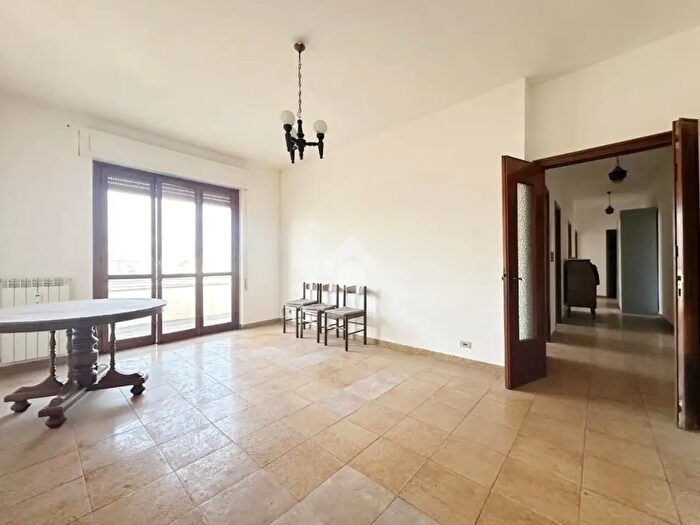 Appartamento quadrilocale in vendita in Via Capitano Michele Fiorillo, Carrara