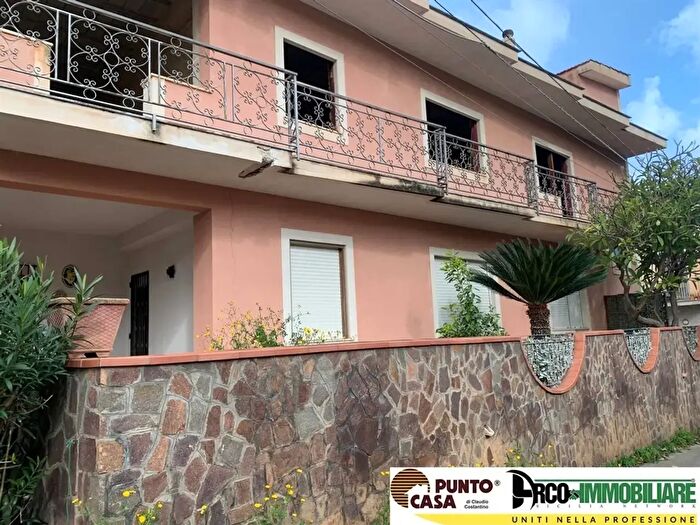 Casa in vendita in Via Francesco Nullo, Palermo