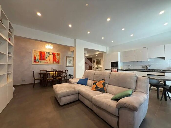 Appartamento trilocale in vendita in Via Giulio Aristide Sartorio, Roma