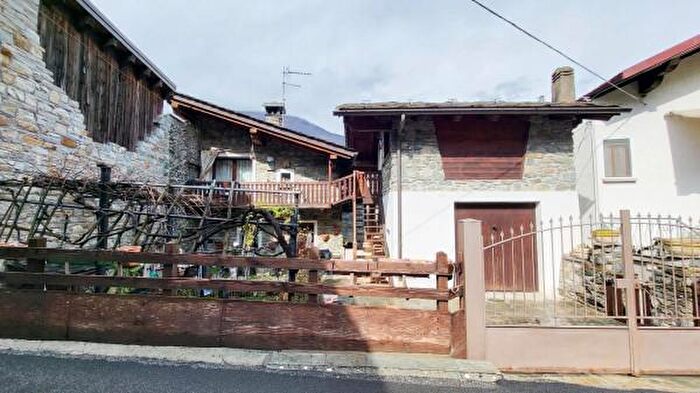 Casa trilocale in vendita in Frazione Tzesanouva, Pontey