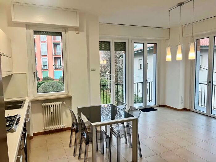 Appartamento trilocale in vendita in Via Mazzini, Desenzano Del Garda