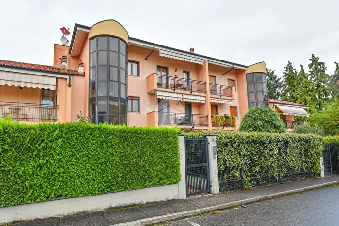 Appartamento con 5 locali in vendita in Via Primo Maggio, Giaveno