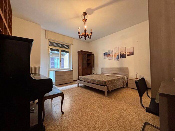 Appartamento trilocale in affitto in Via Francesco Anzani, Borghi, Como