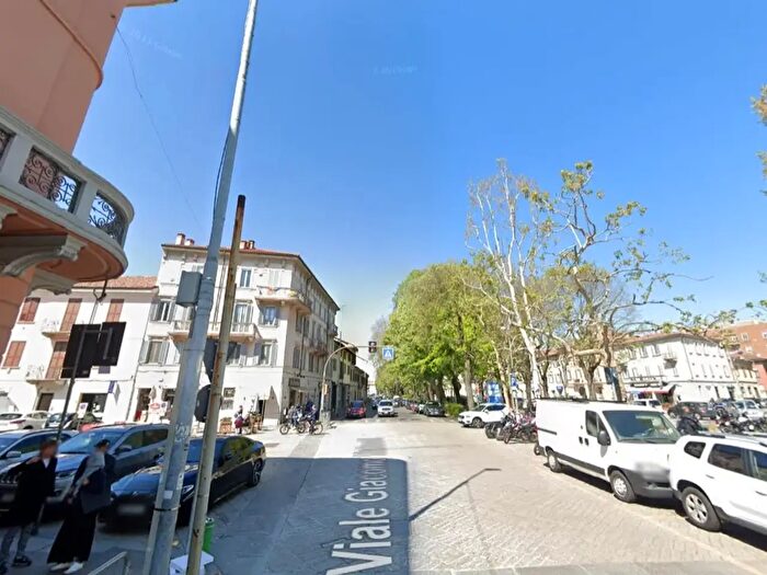 Appartamento bilocale in affitto in Viale Giacomo Matteotti, Pavia