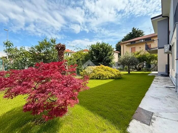 Casa quadrilocale in vendita in Via Andrea Fantoni, Dalmine