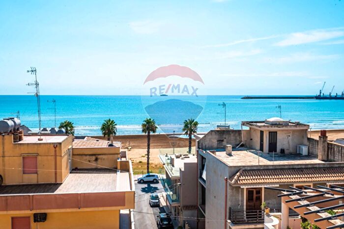 Appartamento con 6 locali in vendita in Via Giovanni Battista Pergolesi, Pozzallo