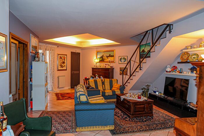 Appartamento con 6 locali in vendita in Via Fleming, SantAgata Li Battiati